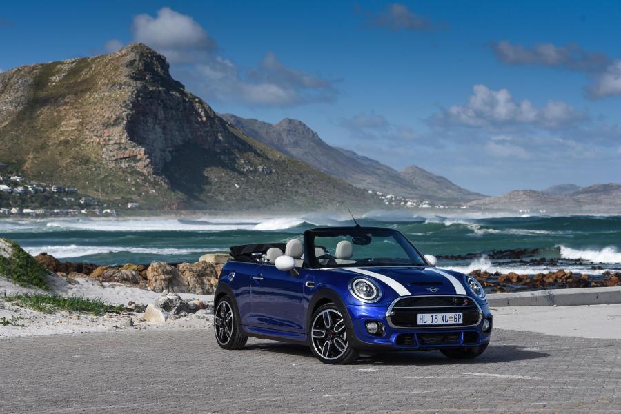 Mini Cooper S Cabrio (F57) 2018 года  (ZA) (фото 8 из 35)